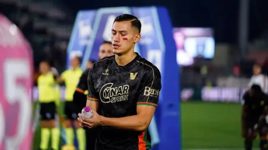 Udinese Berusaha Rekrut Jay Idzes dari Venezia dengan Rekor Transfer