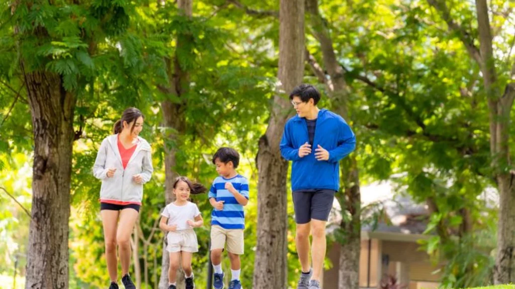 Menerapkan Gaya Hidup Sehat Bersama Keluarga: Pentingnya Family Workout